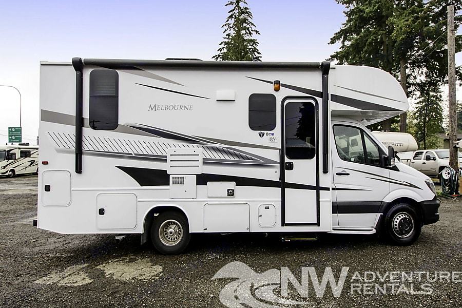 Photo 20 - 2018 Jayco Class C Motorhome rental photo 22