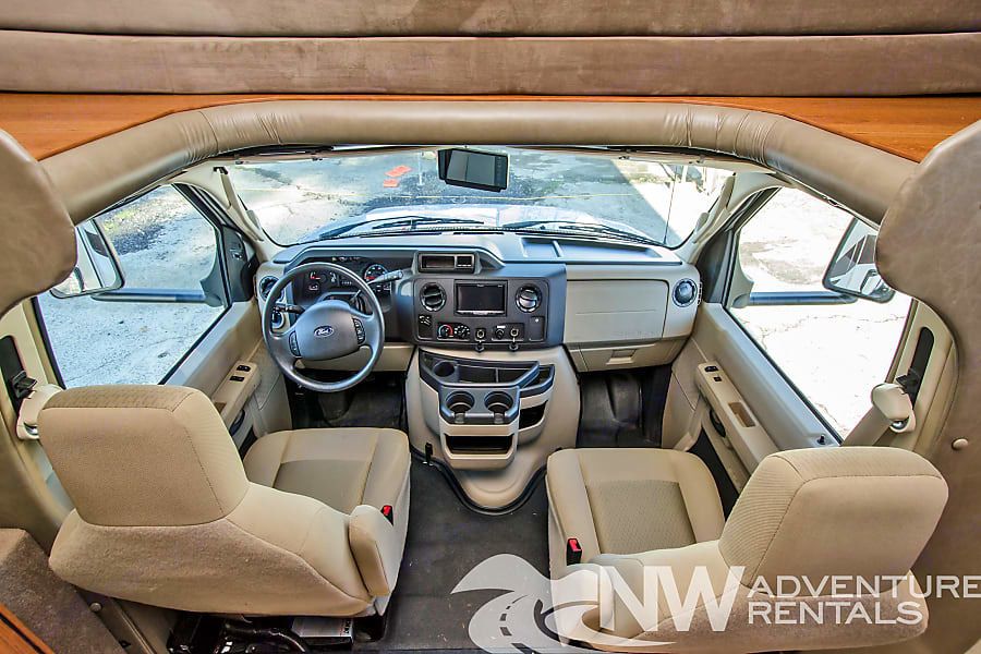 Photo 3 - 2016 Jayco Class C Motorhome rental photo 5