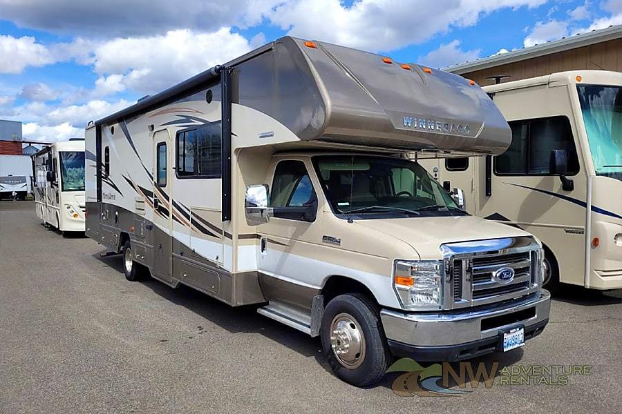 Photo 0 - 2017 Winnebago Class C Motorhome rental photo 2