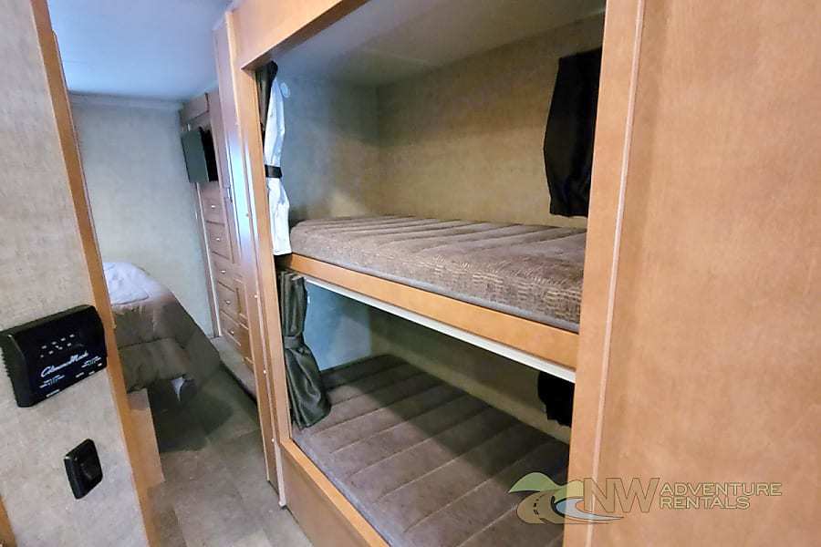 Photo 1 - 2017 Winnebago Class C Motorhome rental photo 3