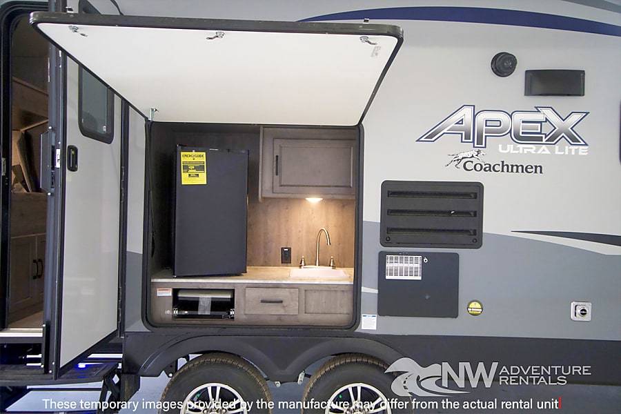 Photo 15 - 2021 Coachmen Travel Trailer rental photo 17