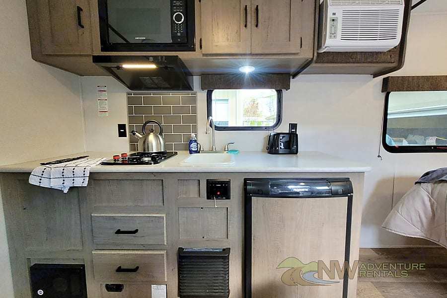 Photo 4 - 2020 Keystone Travel Trailer rental photo 6