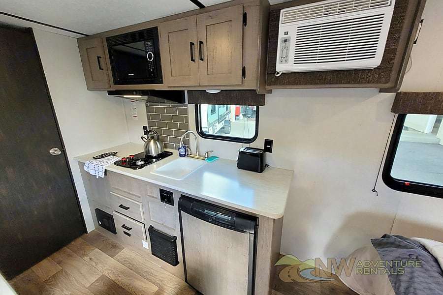 Photo 7 - 2020 Keystone Travel Trailer rental photo 9