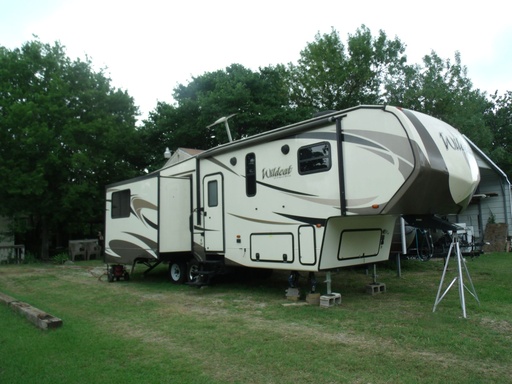 2017 Forest River 28SGX Fifth Wheel for rent in Dawson, TX