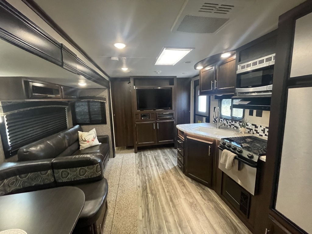 Photo 10 - 2019 Jayco Travel Trailer rental photo 12