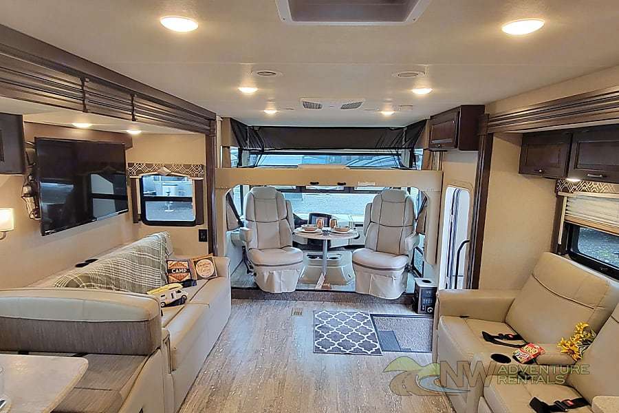 Photo 6 - 2020 Thor Class A Motorhome rental photo 8