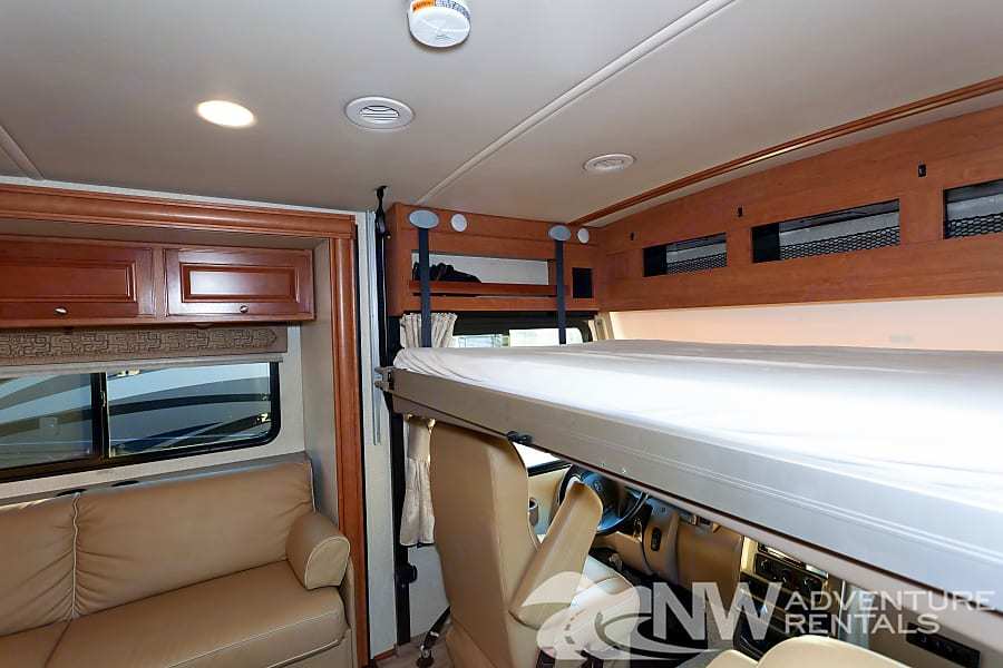 Photo 0 - 2018 Winnebago Class A Motorhome rental photo 4