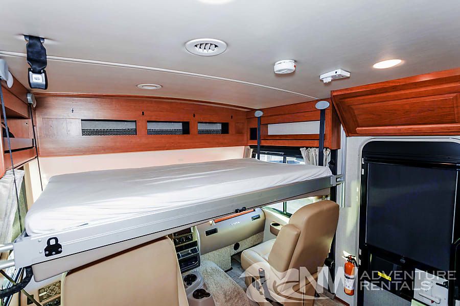 Photo 0 - 2018 Winnebago Class A Motorhome rental photo 8