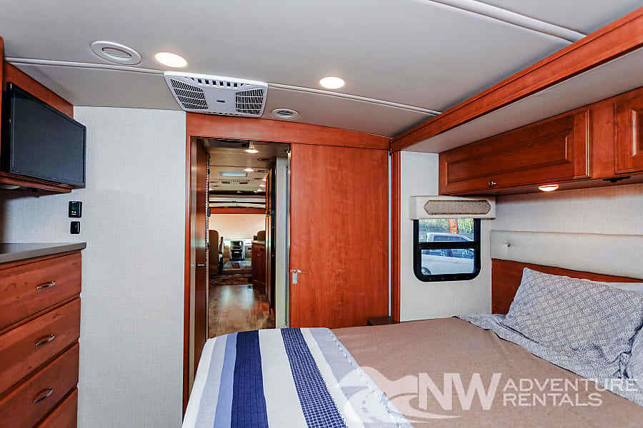 Photo 0 - 2018 Winnebago Class A Motorhome rental photo 10