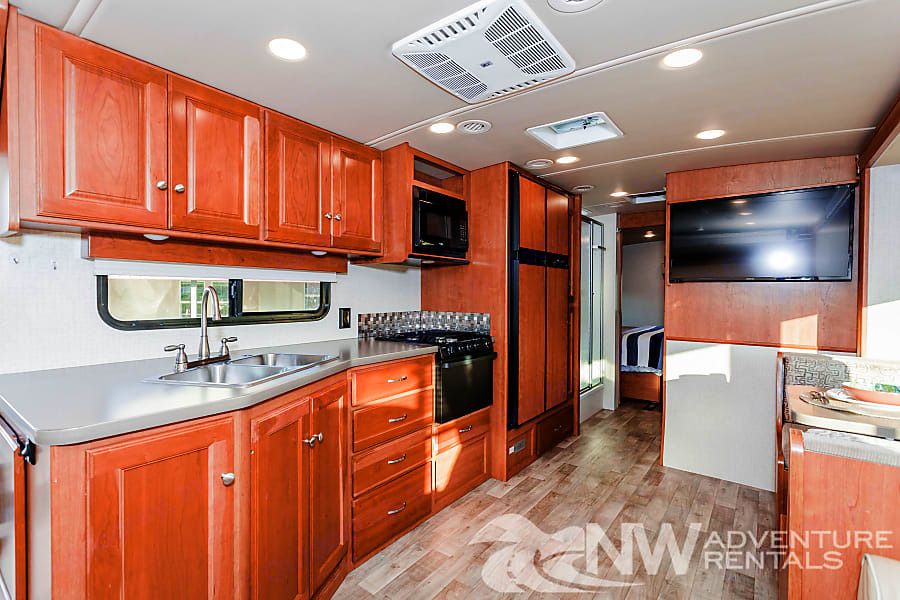 Photo 1 - 2018 Winnebago Class A Motorhome rental photo 17