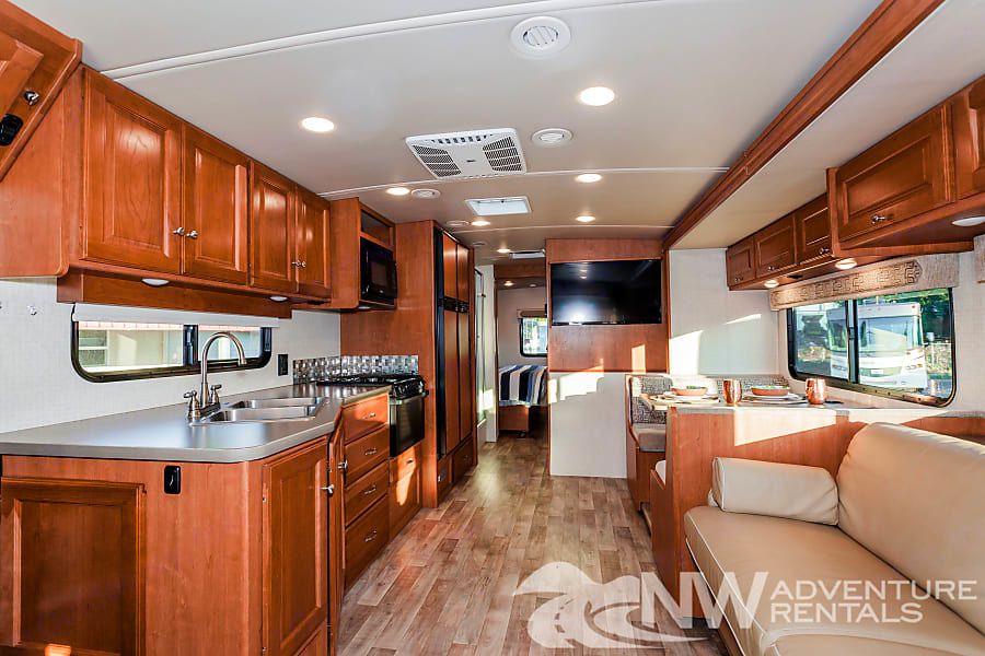 Photo 1 - 2018 Winnebago Class A Motorhome rental photo 18