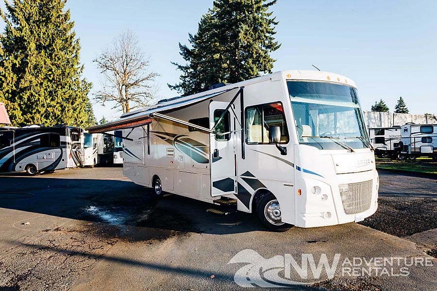 Photo 1 - 2018 Winnebago Class A Motorhome rental photo 23