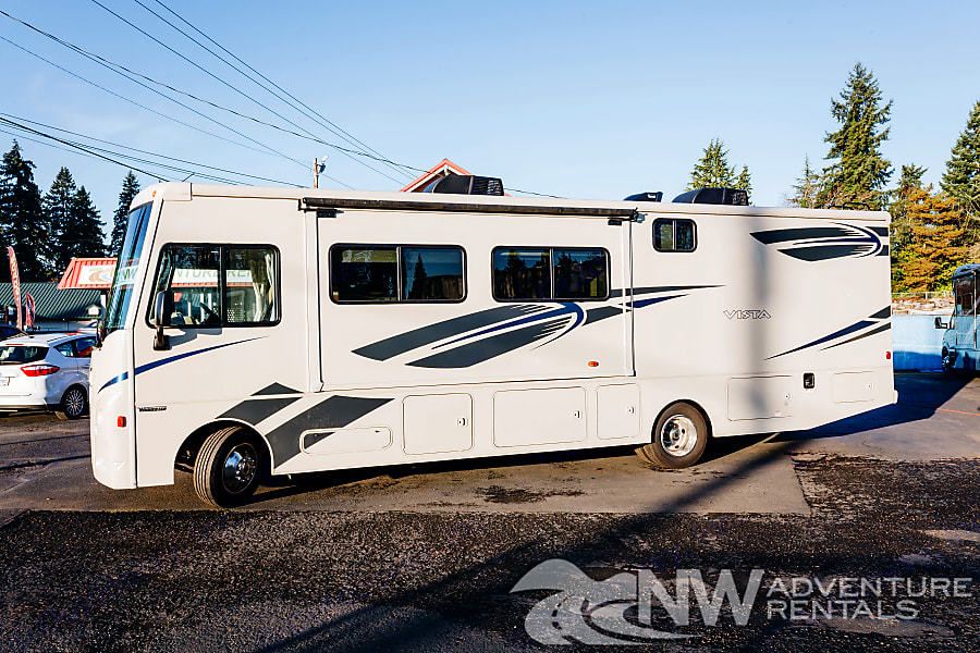 Photo 1 - 2018 Winnebago Class A Motorhome rental photo 24