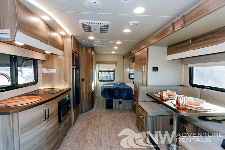 Photo 5 - 2018 Jayco Class C Motorhome rental photo 7