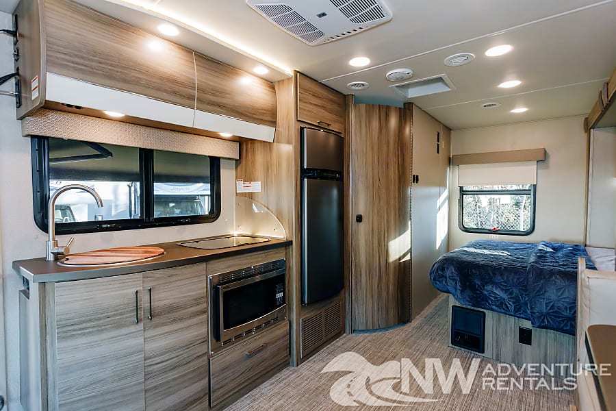 Photo 8 - 2018 Jayco Class C Motorhome rental photo 10