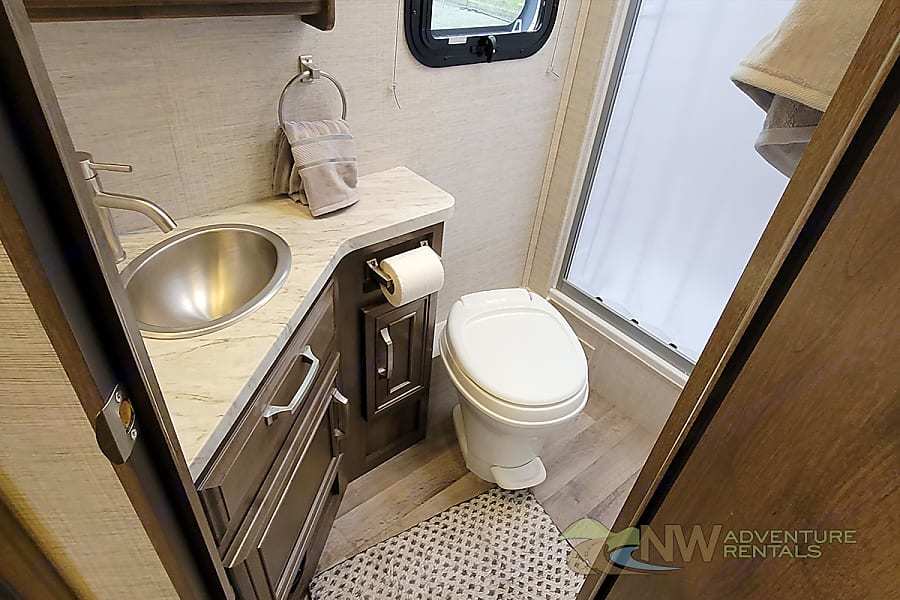 Photo 2 - 2021 Jayco Class C Motorhome rental photo 8