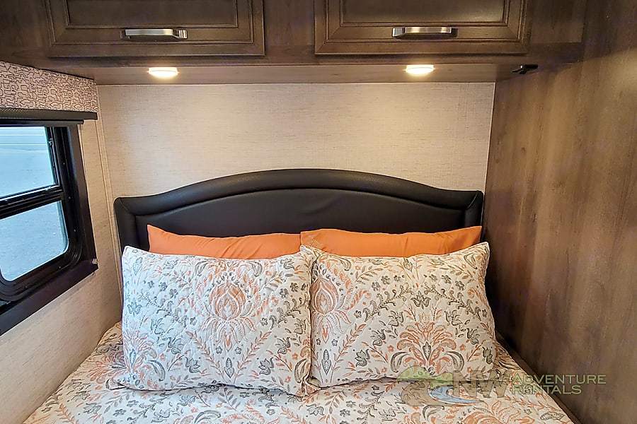 Photo 3 - 2021 Jayco Class C Motorhome rental photo 18