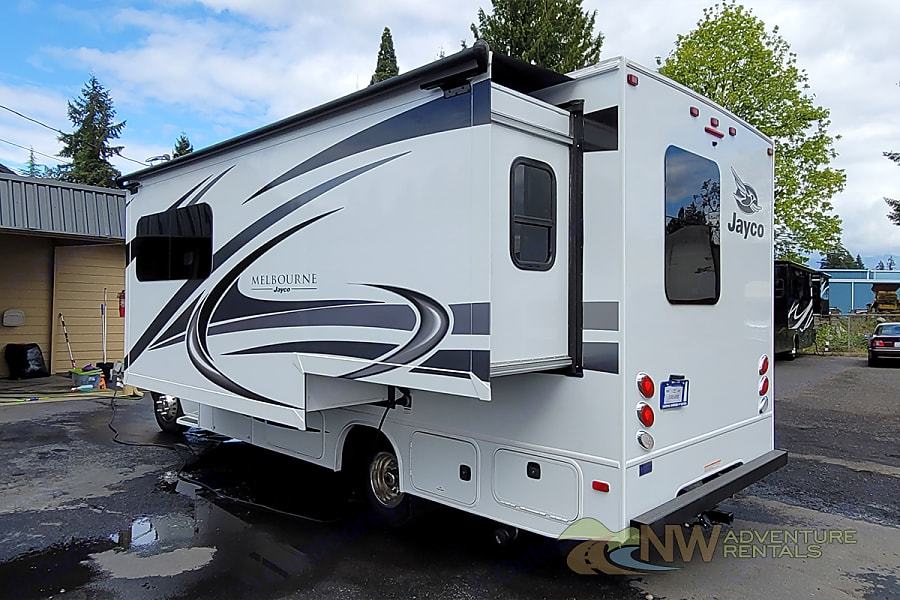 Photo 3 - 2021 Jayco Class C Motorhome rental photo 21