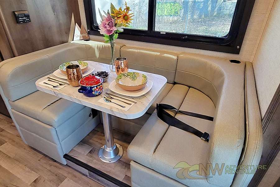 Photo 1 - 2021 Jayco Class C Motorhome rental photo 8