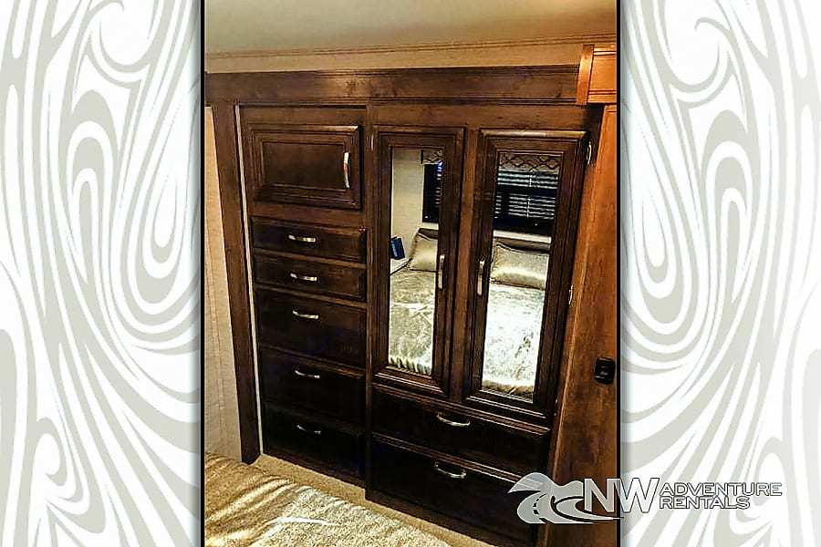 Photo 0 - 2021 Jayco Class C Motorhome rental photo 8