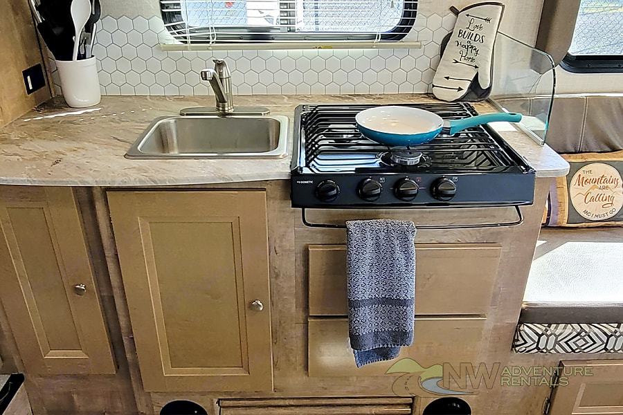 Photo 0 - 2020 Coachmen Class C Motorhome rental photo 5