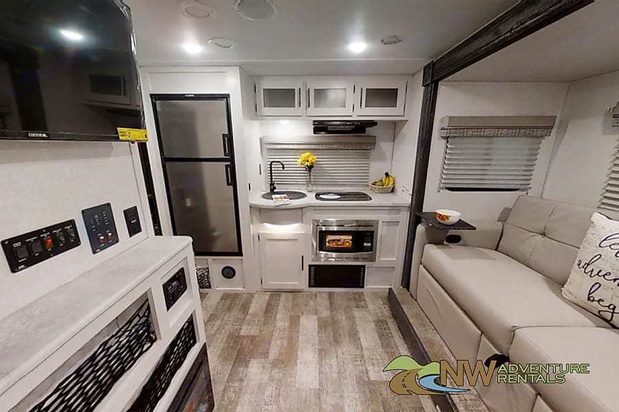 Photo 6 - 2022 Forest River Travel Trailer rental photo 8
