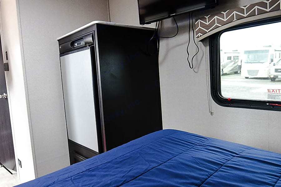 Photo 0 - 2019 Venture Rv Travel Trailer rental photo 4