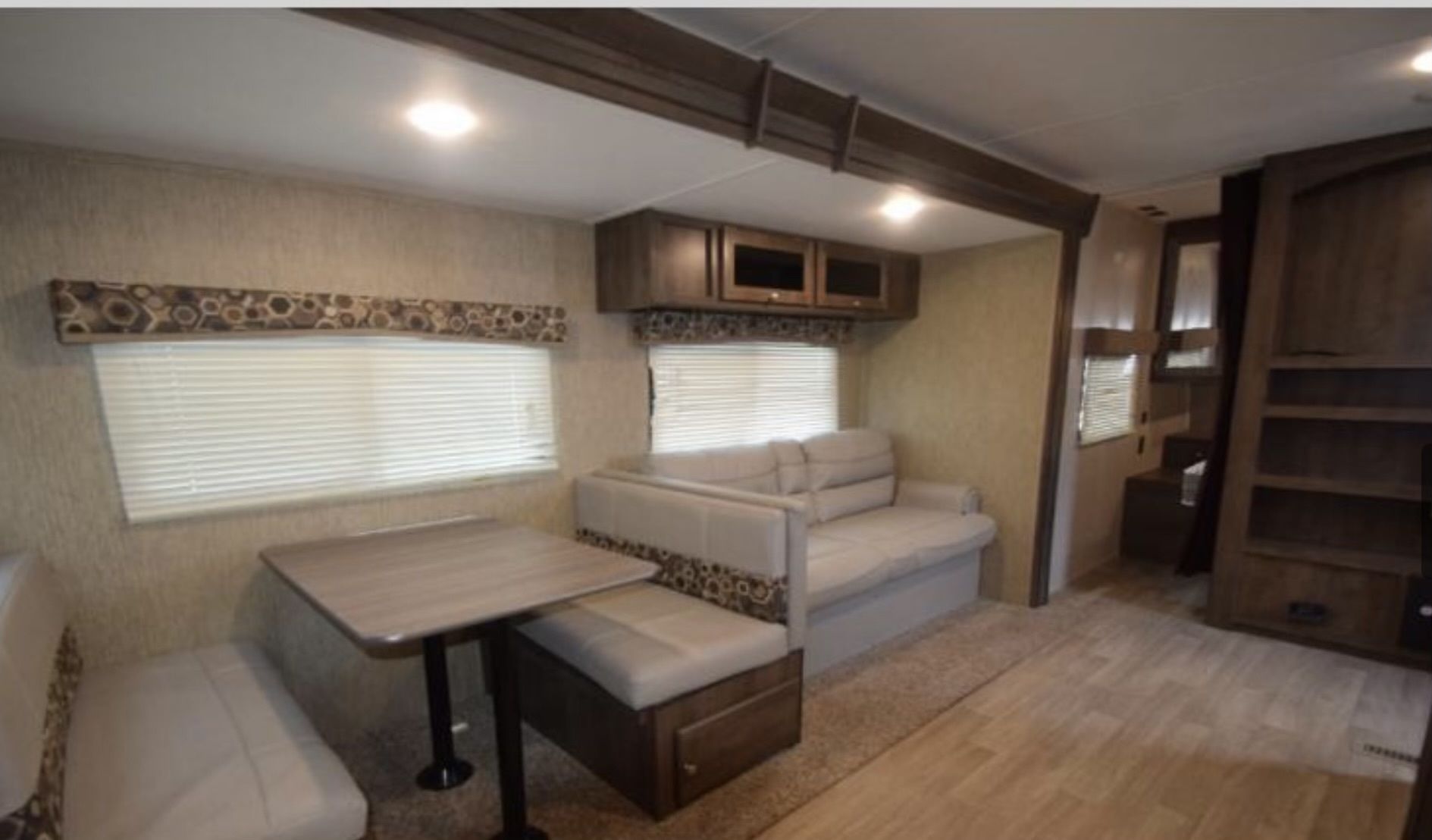 Photo 11 - 2018 Dutchman Travel Trailer rental photo 13