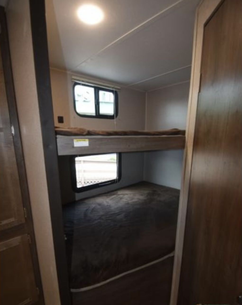 Photo 17 - 2018 Dutchman Travel Trailer rental photo 19