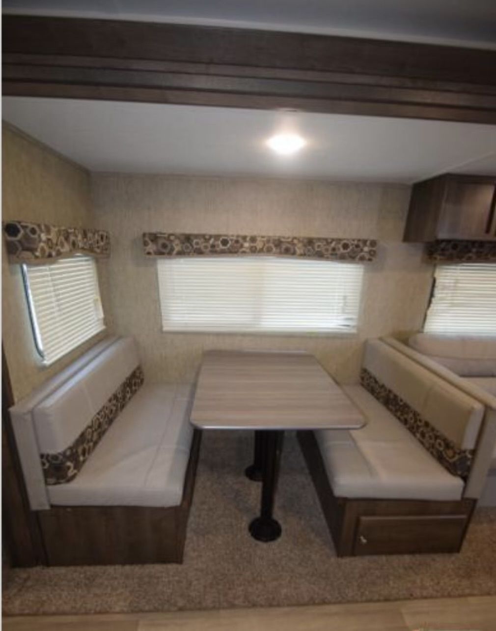 Photo 18 - 2018 Dutchman Travel Trailer rental photo 20