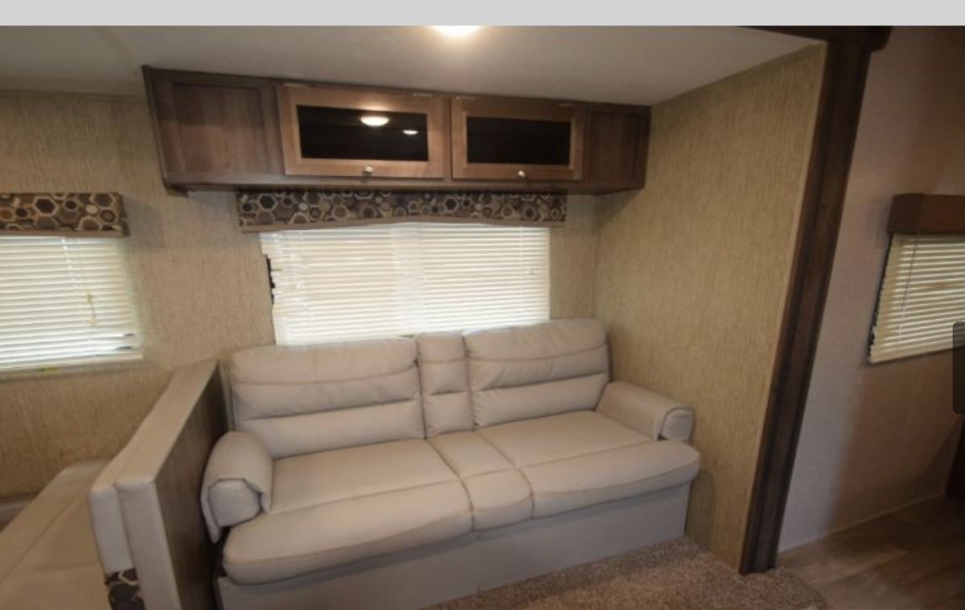 Photo 20 - 2018 Dutchman Travel Trailer rental photo 22