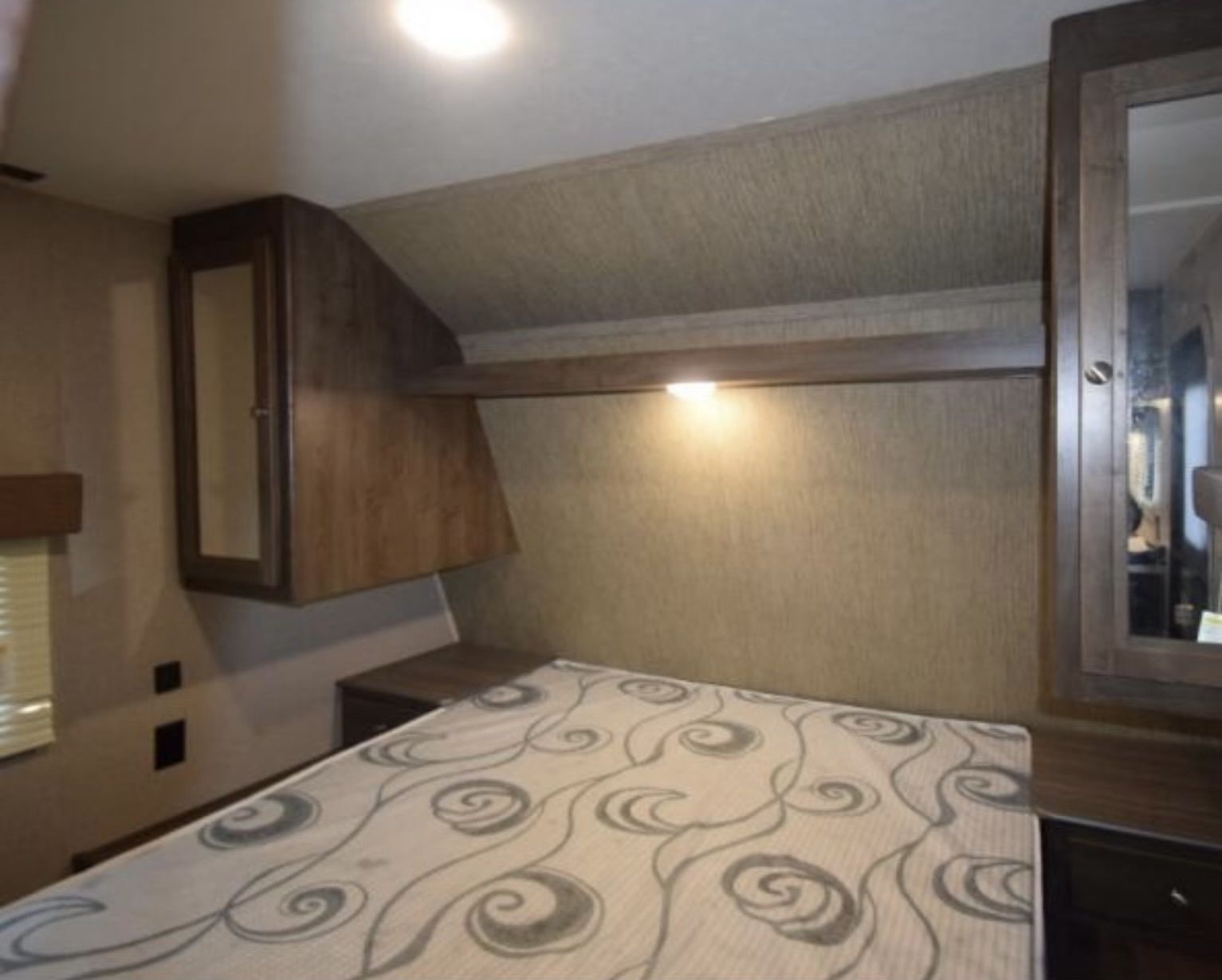 Photo 25 - 2018 Dutchman Travel Trailer rental photo 27