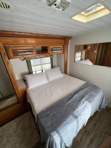 2001 Gulf Stream Sun Voyager Class A Motorhome for rent in Rockford, MI
