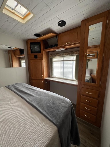 2001 Gulf Stream Sun Voyager Class A Motorhome for rent in Rockford, MI