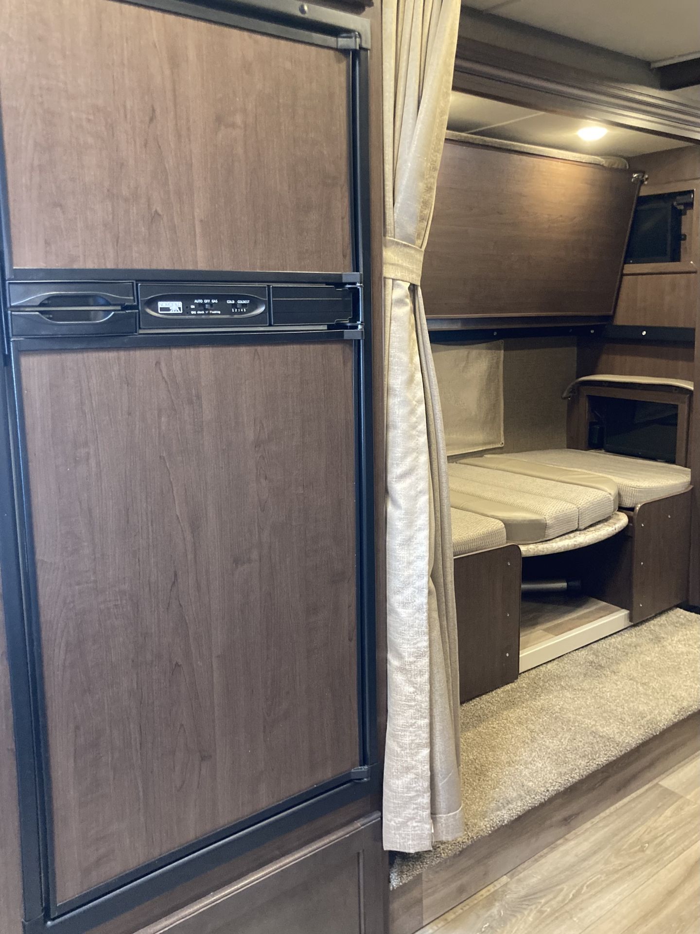 Photo 12 - 2018 Ford Class C Motorhome rental photo 14
