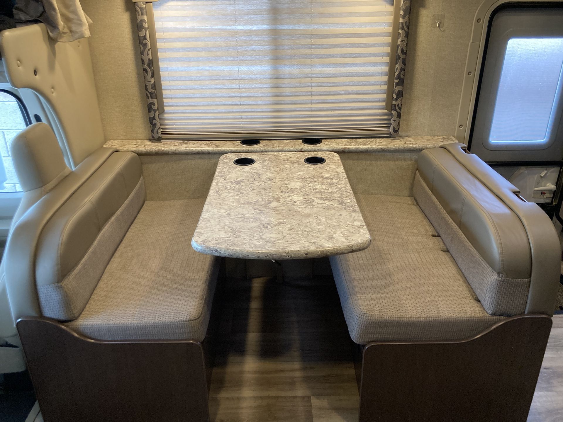 Photo 19 - 2018 Ford Class C Motorhome rental photo 21