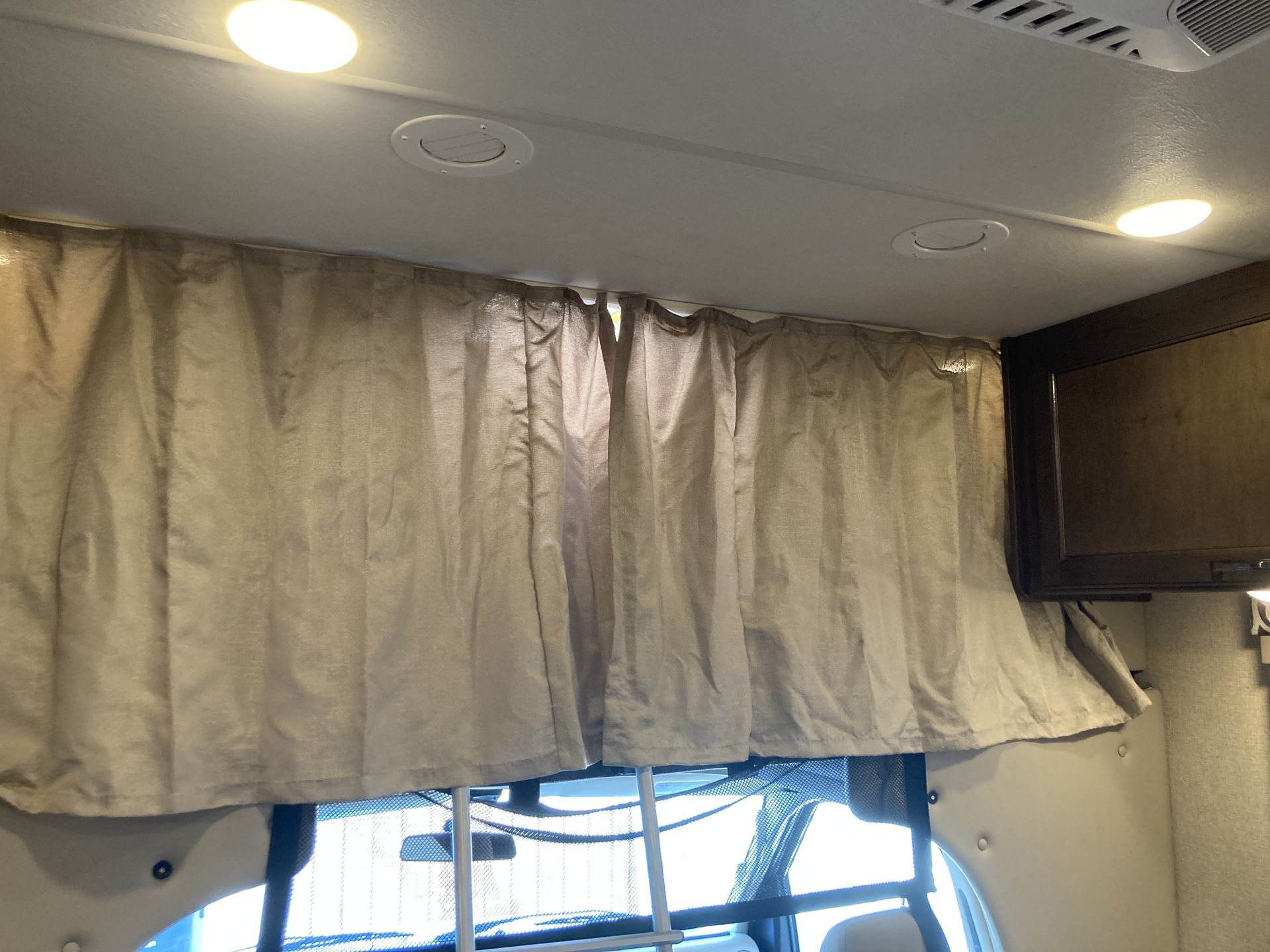 Photo 21 - 2018 Ford Class C Motorhome rental photo 23