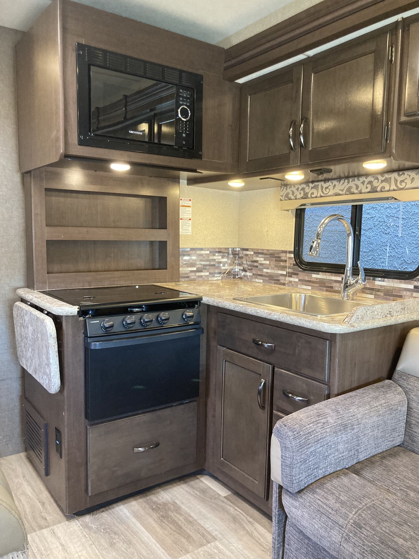 Photo 33 - 2018 Ford Class C Motorhome rental photo 35