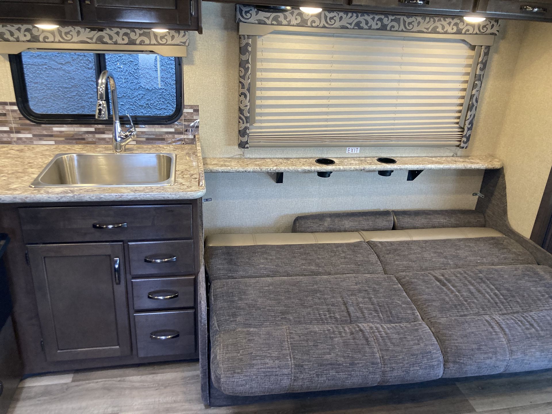 Photo 35 - 2018 Ford Class C Motorhome rental photo 37