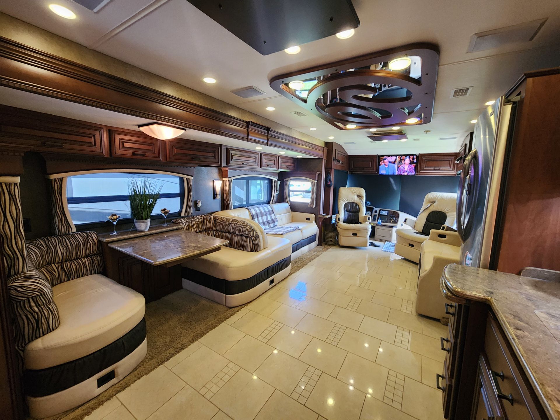 Photo 2 - 2013 Entegra Coach Class A Motorhome rental photo 4