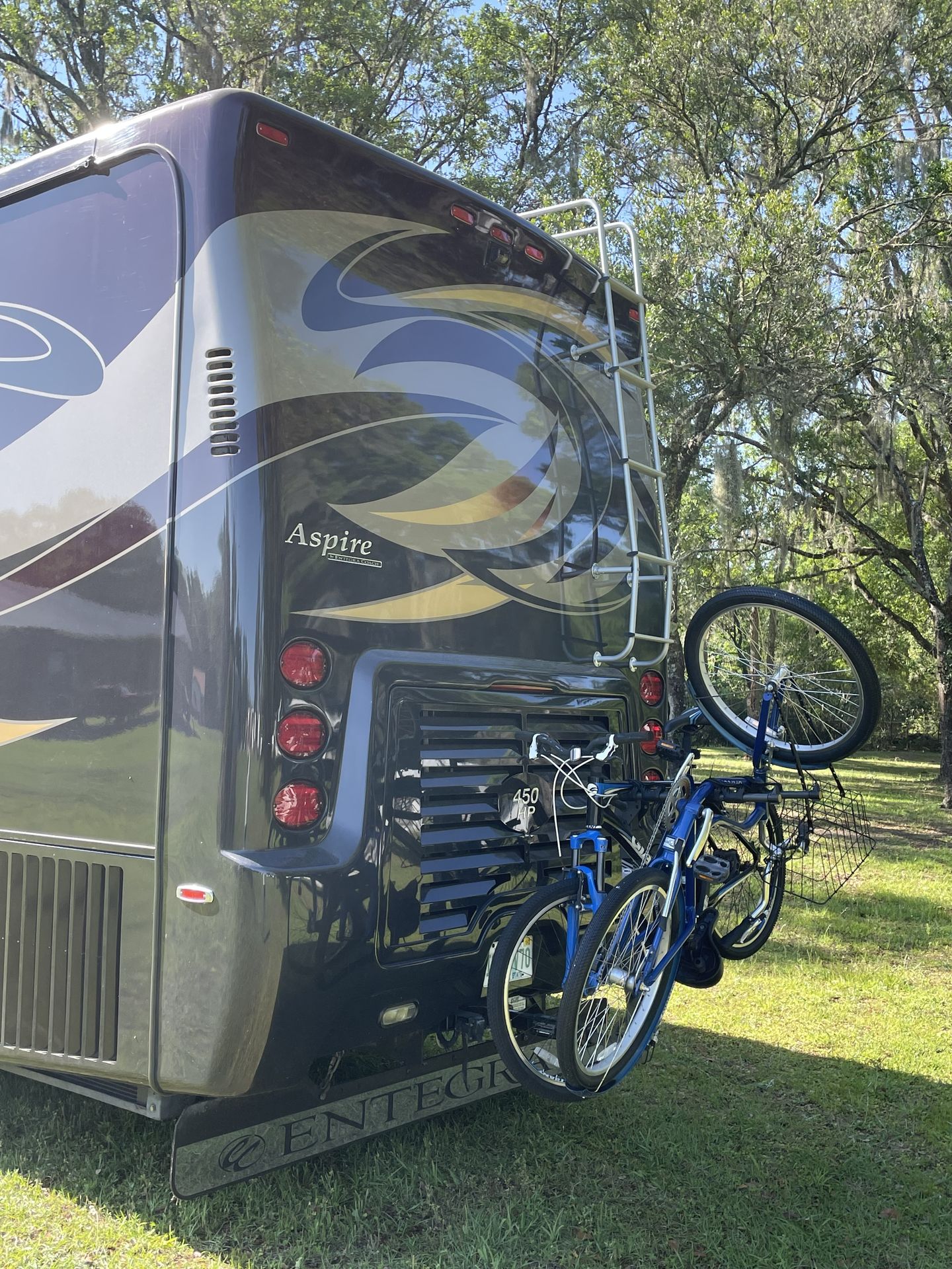 Photo 20 - 2013 Entegra Coach Class A Motorhome rental photo 20