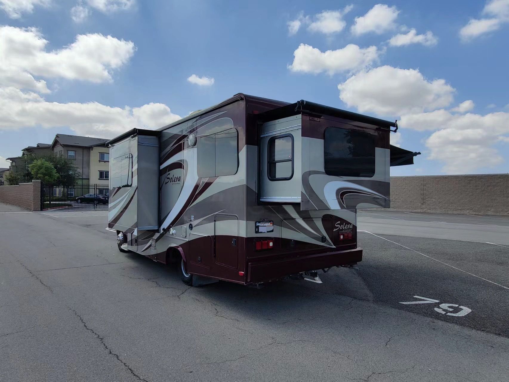 Photo 5 - 2014 Mercedes-Benz Class C Motorhome rental photo 7
