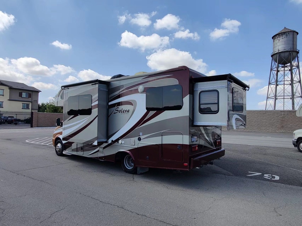 Photo 6 - 2014 Mercedes-Benz Class C Motorhome rental photo 8