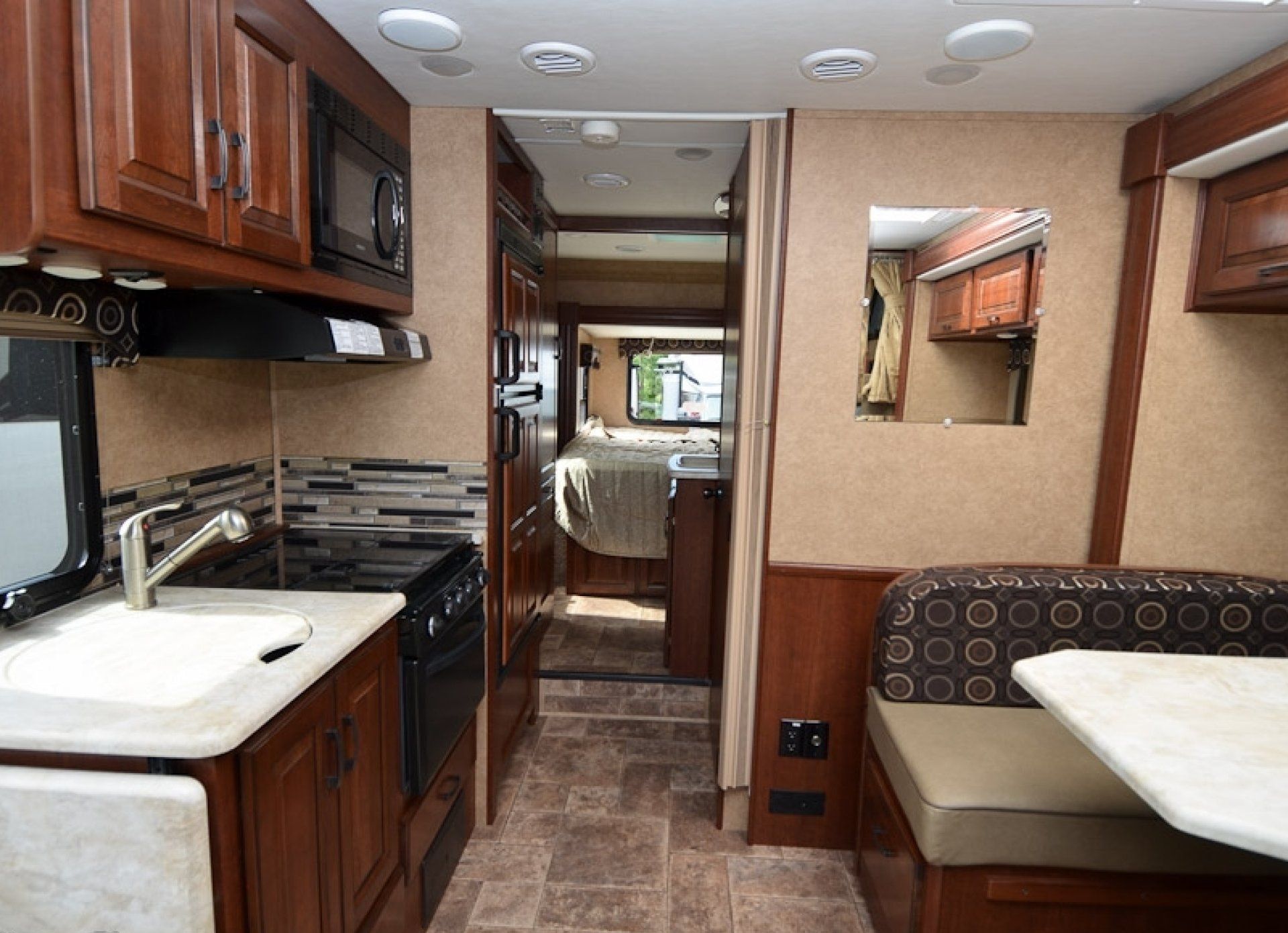 Photo 13 - 2014 Mercedes-Benz Class C Motorhome rental photo 15