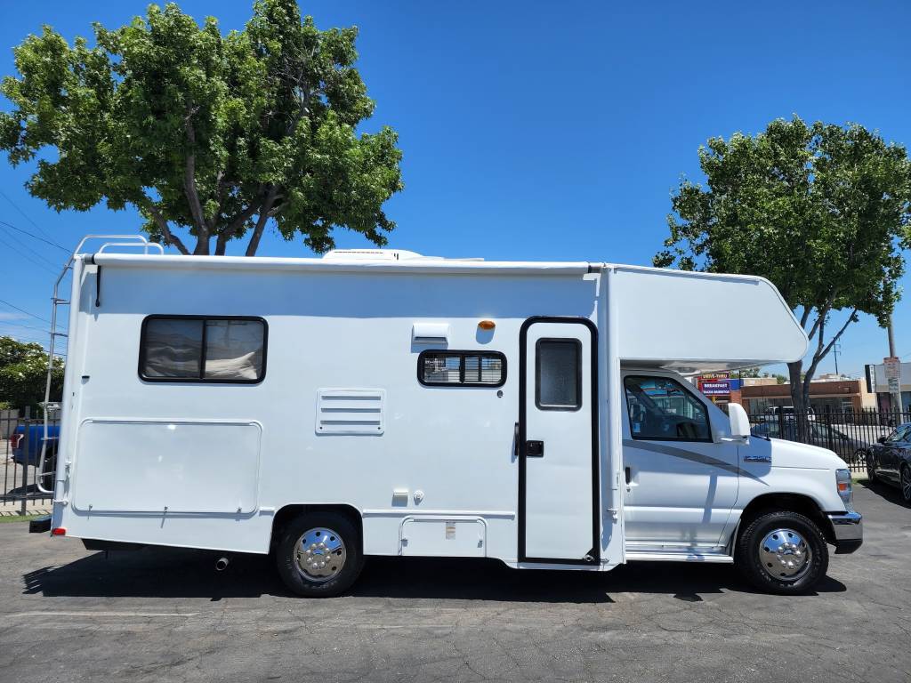 Photo 0 - 2011 Coachmen Class C Motorhome rental photo 2