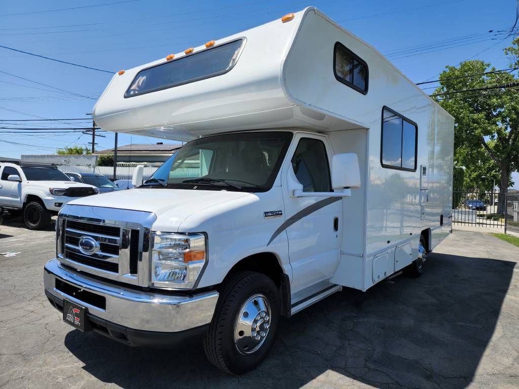 Photo 1 - 2011 Coachmen Class C Motorhome rental photo 11