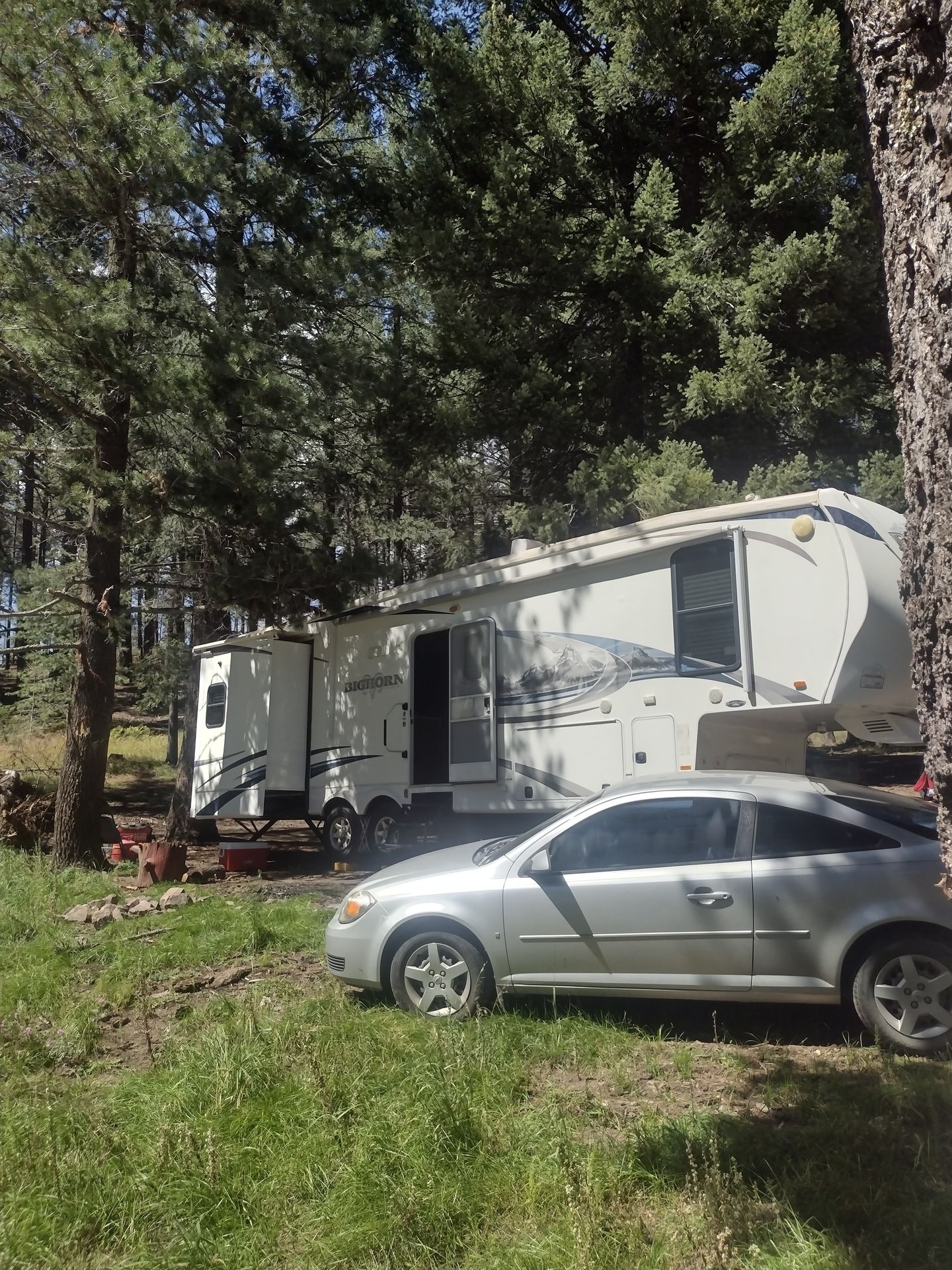 Photo 18 - 2011 Heartland Fifth Wheel rental photo 20
