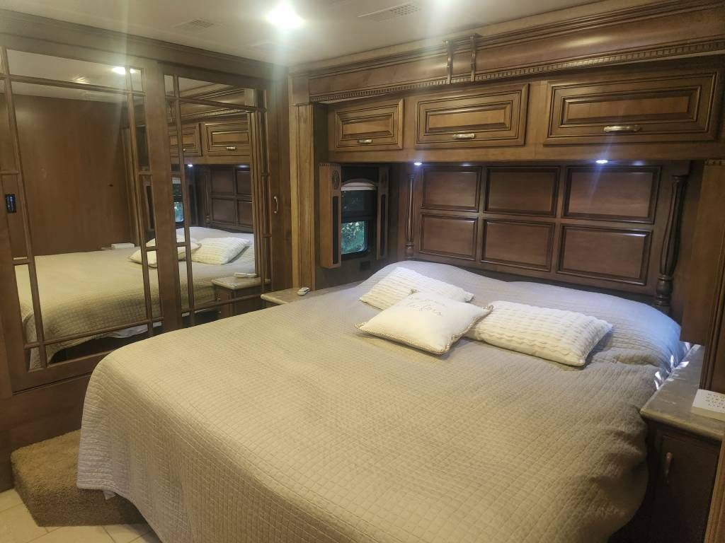 Photo 3 - 2014 Entegra Coach Class A Motorhome rental photo 10