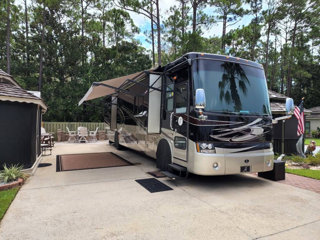 Photo 1 - 2015 Tiffin Motorhomes Class A Motorhome rental photo 3