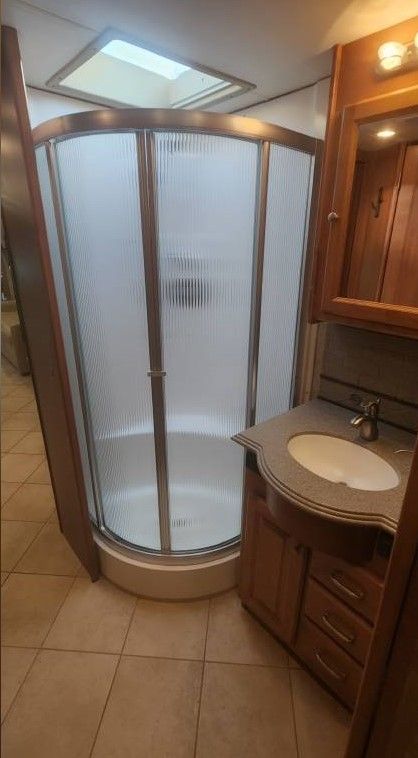 Photo 3 - 2015 Tiffin Motorhomes Class A Motorhome rental photo 8